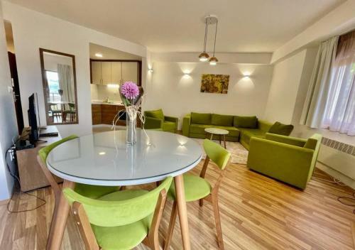 Lakeview Hotel Apartments