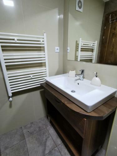 Sindy Wooden Apartments