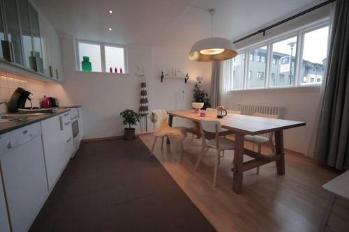 Modern Perfectly Located Apartment