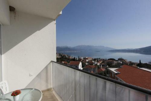 Sea View Apartment In Djenovici