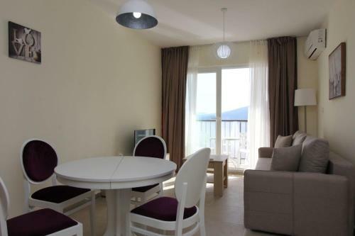 Sea View Apartment In Djenovici