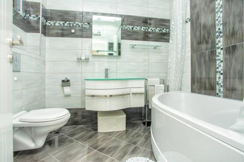 Modern 2 Bedroom Apartment With A Spacious Terrace Above Kanli Kula
