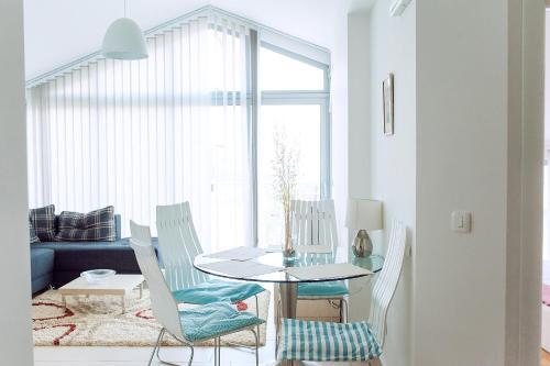 Acacia Apartment A9