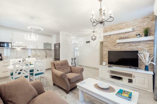 Villa Donna Apartments