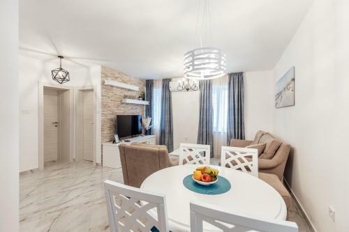 Villa Donna Apartments