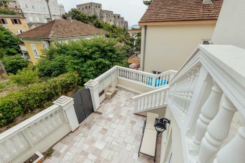 Villa Donna Apartments