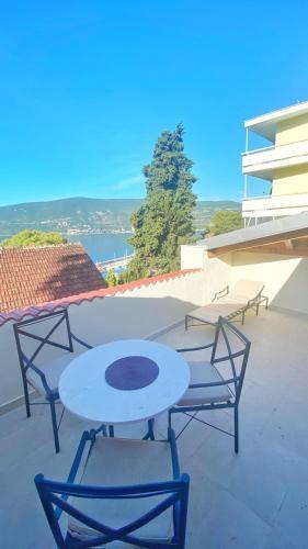 Villa Donna Apartments