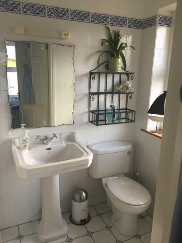 Hostal Lakehouse