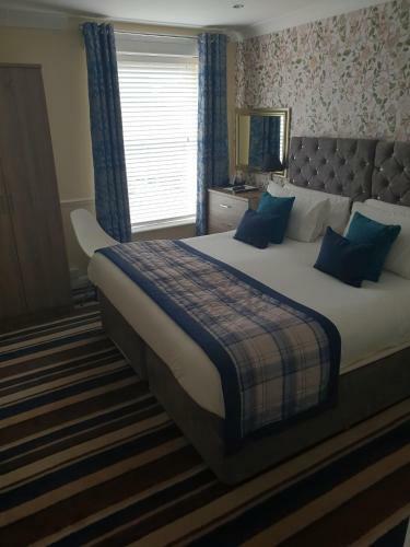 Judds Folly Hotel