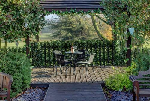 Judds Folly Hotel