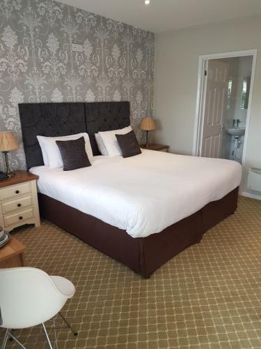 Judds Folly Hotel