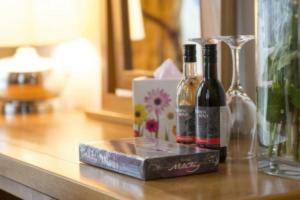 Judds Folly Hotel