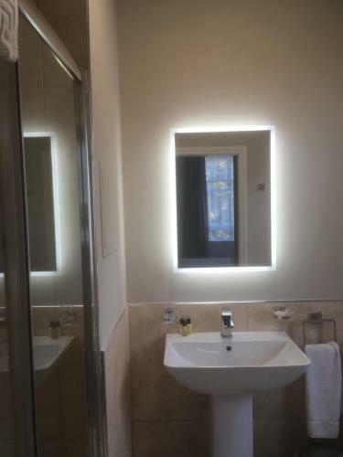Bed & Breakfast Elmdon Lodge