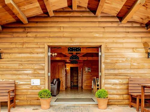 Lake View Lodges