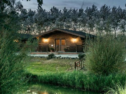 Lake View Lodges