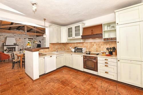 Liebevolle Villa Camelina Mit Privatpool