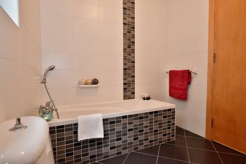 Three Bedroom Apartment Manikata