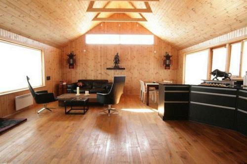 Glass House With Private River & 360� Views