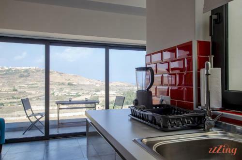 2 Bed Apartment W Distant Sea And Country Views