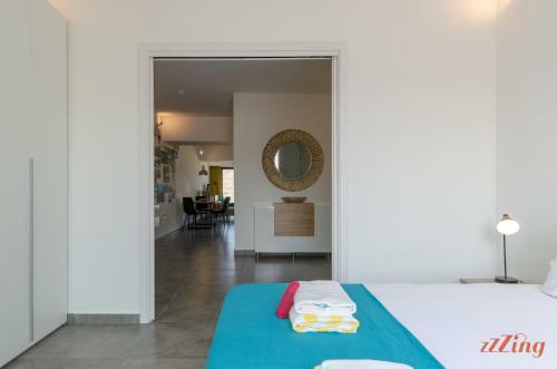 2 Bed Apartment W Distant Sea And Country Views