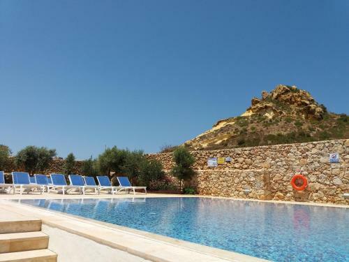 Hostal Furr, Purr & Pool