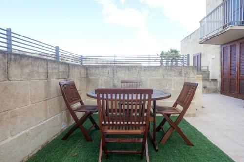 Harbour Views Duplex Private Maisonette