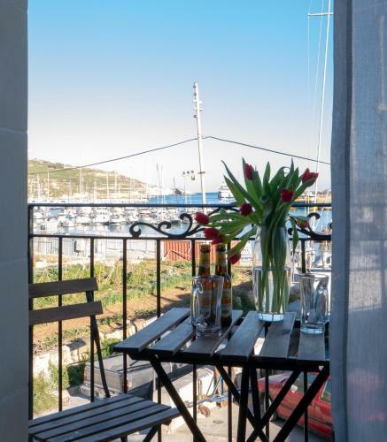 Mgarr Waterfront Cosy Apartment 3 By Ghajnsielem Gozo