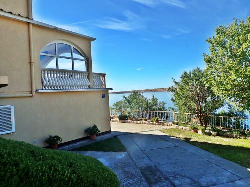 Apartment Jela At The Seafront