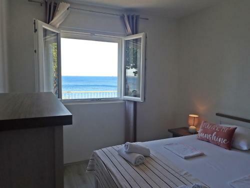 Apartment Jela At The Seafront
