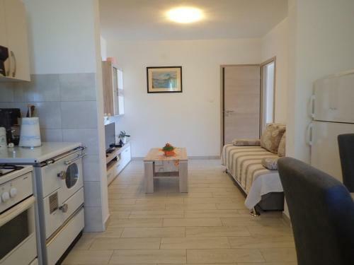 Apartment Jela At The Seafront