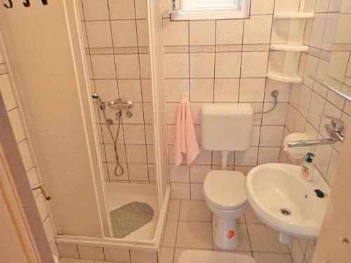 Apartment In Baric Draga 38614