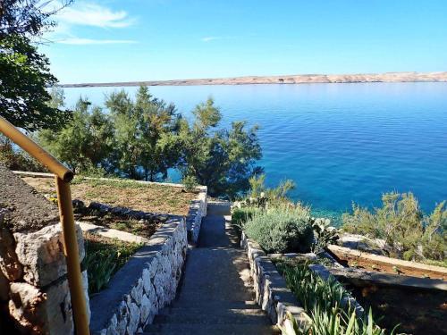 Apartment In Baric Draga 38614