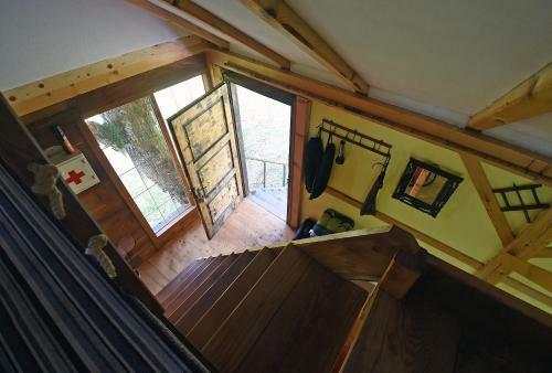 Lodge Treehouse Resnice -mre?nica