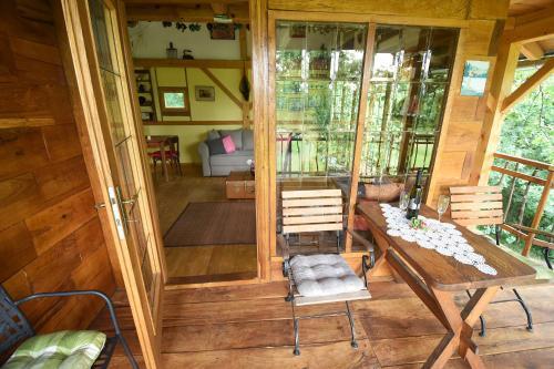 Lodge Treehouse Resnice -mre?nica