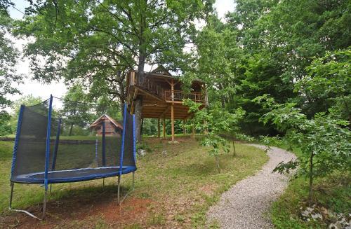 Lodge Treehouse Resnice -mre?nica