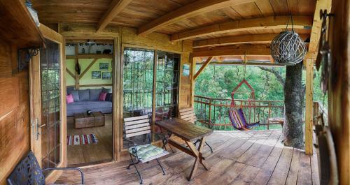 Lodge Treehouse Resnice -mre?nica