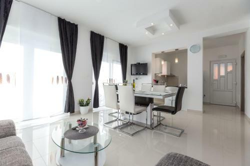 Apartments Jure