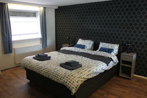 Reseda Apartment