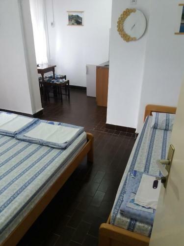Hostal Apartmani Sara