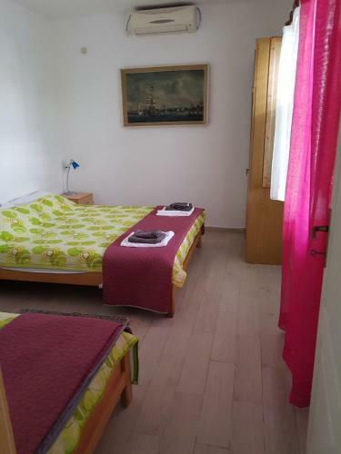Hostal Apartmani Sara