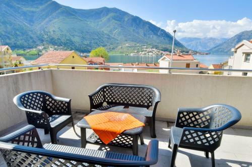 Sunny Panorama Apartment Kotor