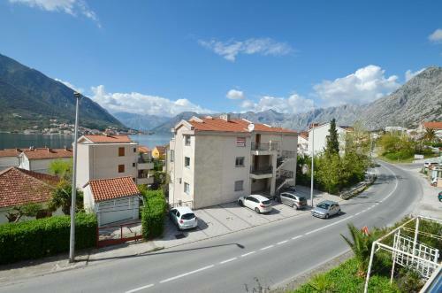 Sunny Panorama Apartment Kotor