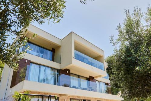 Apartamento Przice Gardens With Heated Pool