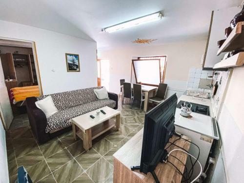 Nice Apartment Near The Old Town