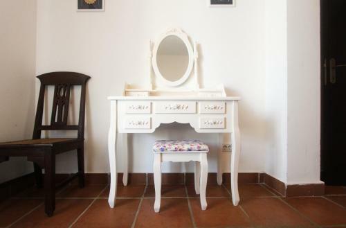2 Br Apartment In Boka Gardens Complex