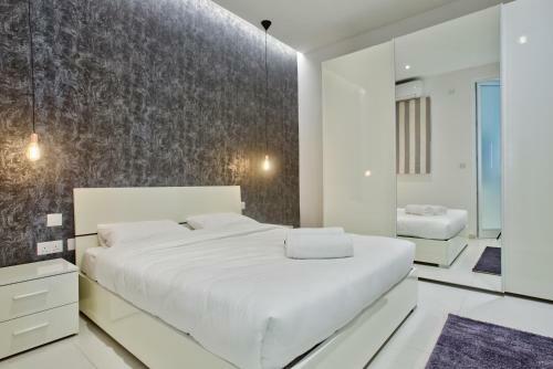 Bright & Spacious 3 Bedroom Apartment In Mellieha
