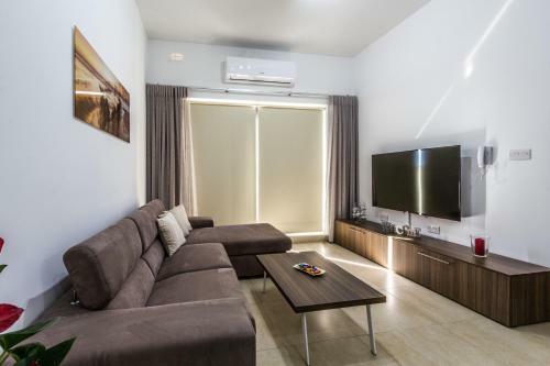 Sunny Modern Apartments