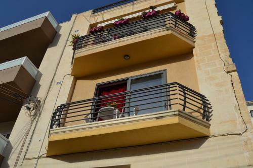 Mellieha Town Centre Bright & Spacious 3 Bedroom Apartment