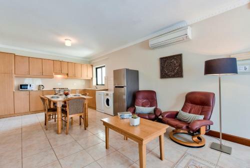 Baldacchino Holiday Villas