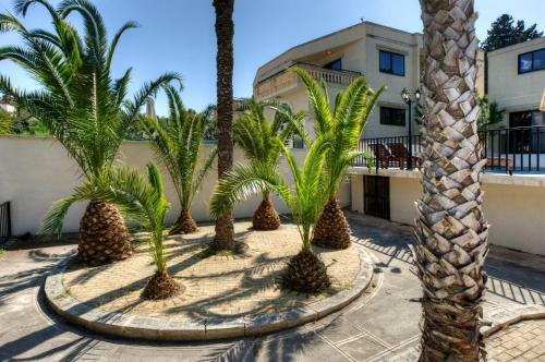 Baldacchino Holiday Villas